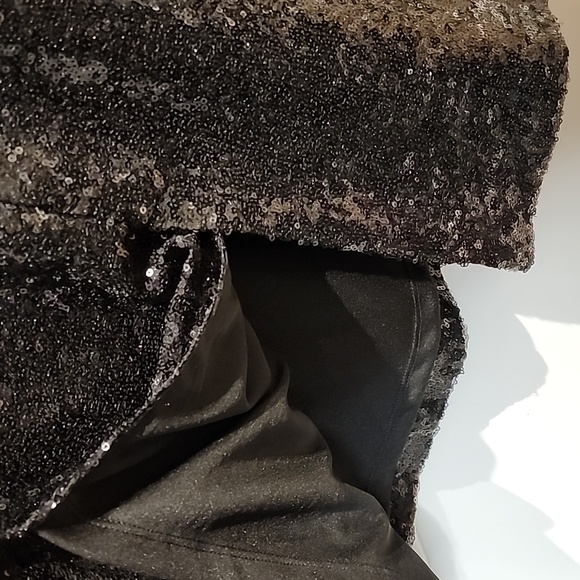 Torrid - Midi Sequin Skirt in Deep Black - Picture 5 of 11